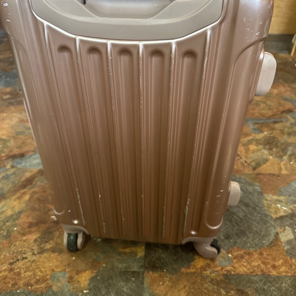 Kensie suitcase - Picture 2 of 4